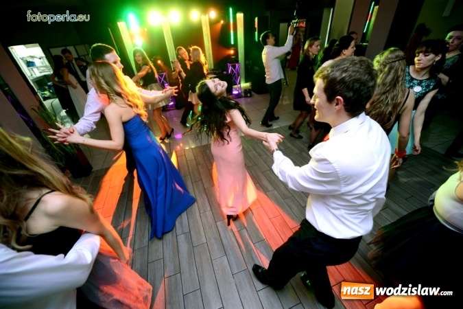 Zdjęcie w galerii na portalu naszwodzislaw.com: Maturzyści z Tischnera bawili się w radlińskim Premium wiadomości z regionu