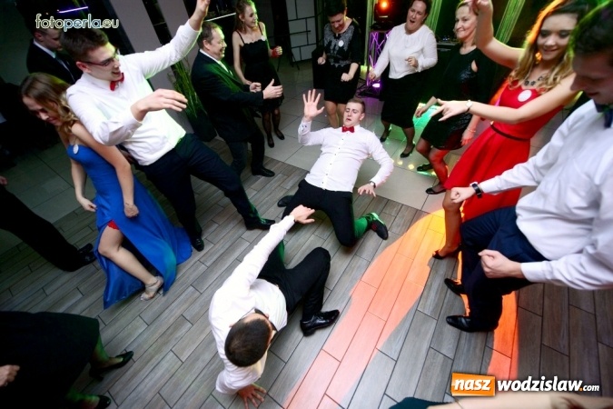 Zdjęcie w galerii na portalu naszwodzislaw.com: Maturzyści z Tischnera bawili się w radlińskim Premium wiadomości z regionu