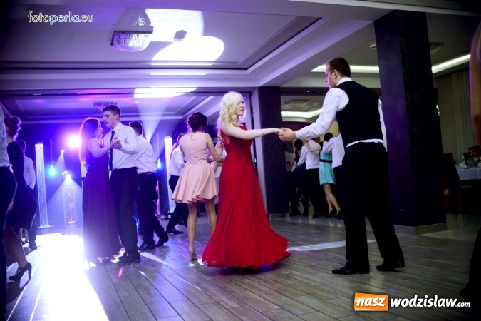 Zdjęcie w galerii na portalu naszwodzislaw.com: Maturzyści z Tischnera bawili się w radlińskim Premium wiadomości z regionu