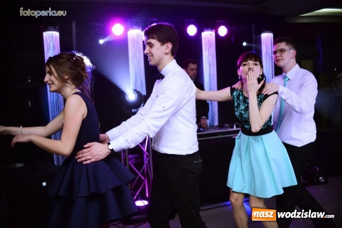 Zdjęcie w galerii na portalu naszwodzislaw.com: Maturzyści z Tischnera bawili się w radlińskim Premium wiadomości z regionu