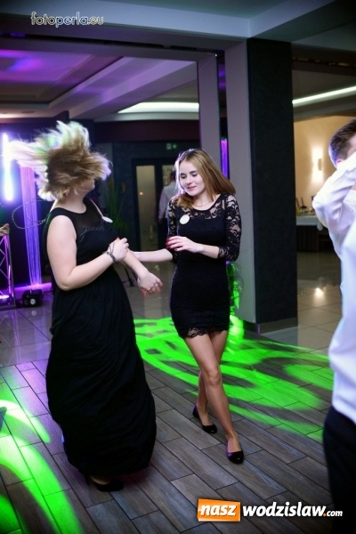 Zdjęcie w galerii na portalu naszwodzislaw.com: Maturzyści z Tischnera bawili się w radlińskim Premium wiadomości z regionu