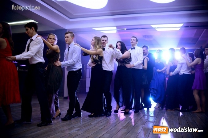 Zdjęcie w galerii na portalu naszwodzislaw.com: Maturzyści z Tischnera bawili się w radlińskim Premium wiadomości z regionu