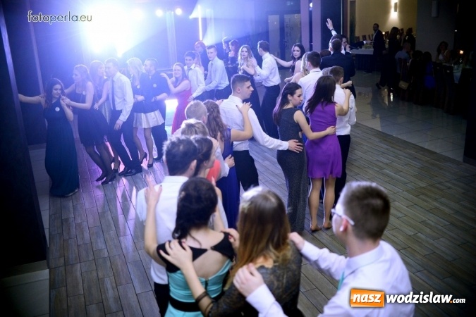 Zdjęcie w galerii na portalu naszwodzislaw.com: Maturzyści z Tischnera bawili się w radlińskim Premium wiadomości z regionu