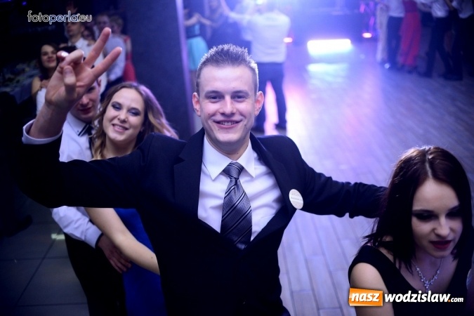 Zdjęcie w galerii na portalu naszwodzislaw.com: Maturzyści z Tischnera bawili się w radlińskim Premium wiadomości z regionu