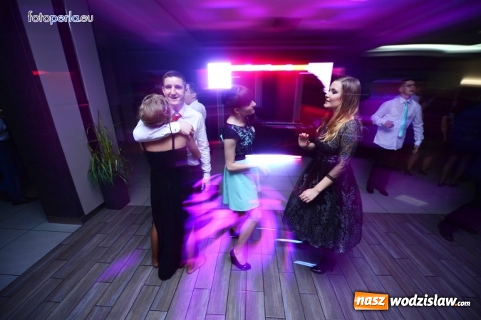 Zdjęcie w galerii na portalu naszwodzislaw.com: Maturzyści z Tischnera bawili się w radlińskim Premium wiadomości z regionu