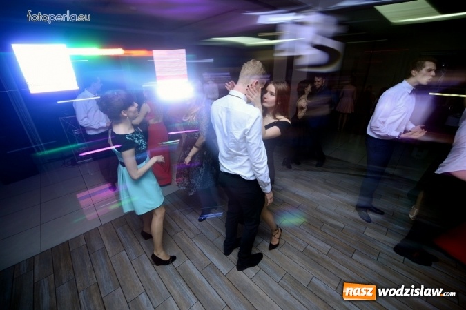 Zdjęcie w galerii na portalu naszwodzislaw.com: Maturzyści z Tischnera bawili się w radlińskim Premium wiadomości z regionu