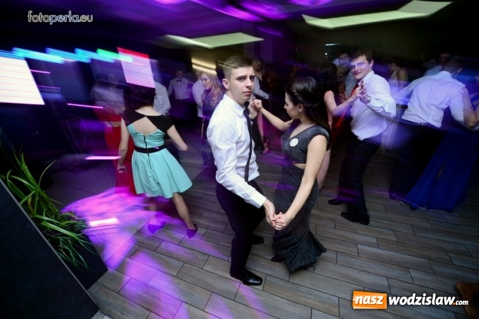 Zdjęcie w galerii na portalu naszwodzislaw.com: Maturzyści z Tischnera bawili się w radlińskim Premium wiadomości z regionu