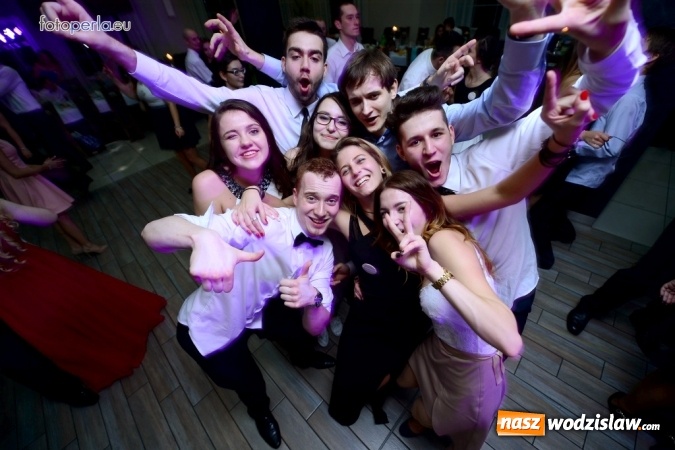 Zdjęcie w galerii na portalu naszwodzislaw.com: Maturzyści z Tischnera bawili się w radlińskim Premium wiadomości z regionu