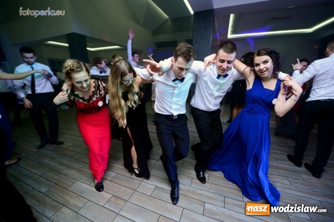 Zdjęcie w galerii na portalu naszwodzislaw.com: Maturzyści z Tischnera bawili się w radlińskim Premium wiadomości z regionu