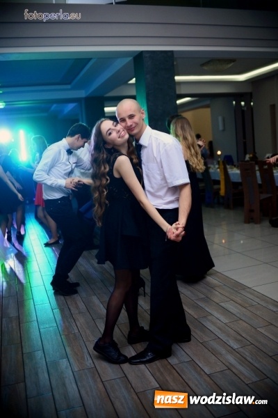 Zdjęcie w galerii na portalu naszwodzislaw.com: Maturzyści z Tischnera bawili się w radlińskim Premium wiadomości z regionu