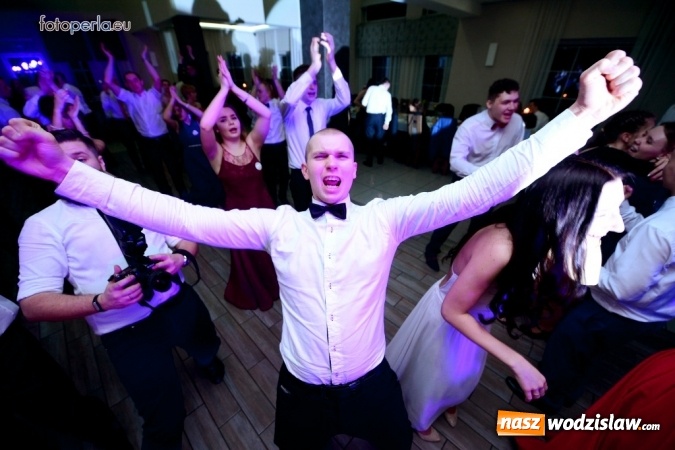 Zdjęcie w galerii na portalu naszwodzislaw.com: Maturzyści z Tischnera bawili się w radlińskim Premium wiadomości z regionu