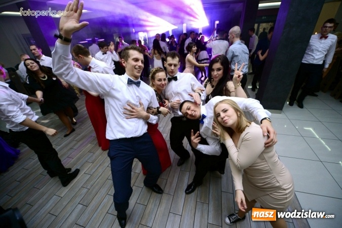 Zdjęcie w galerii na portalu naszwodzislaw.com: Maturzyści z Tischnera bawili się w radlińskim Premium wiadomości z regionu