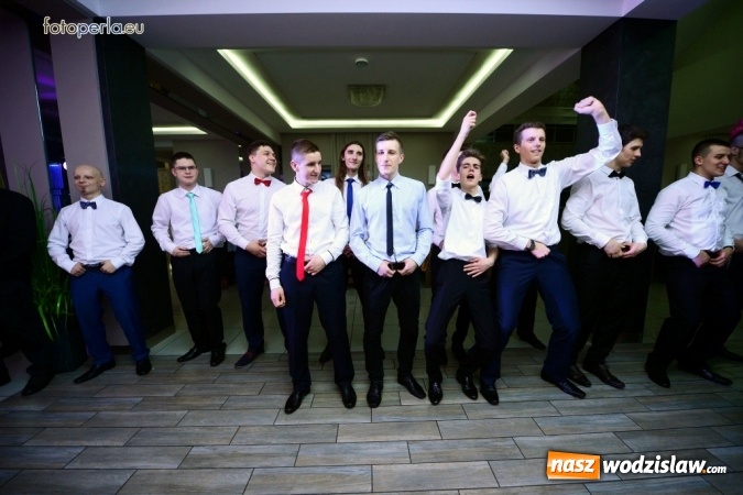 Zdjęcie w galerii na portalu naszwodzislaw.com: Maturzyści z Tischnera bawili się w radlińskim Premium wiadomości z regionu