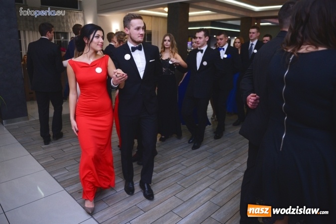 Zdjęcie w galerii na portalu naszwodzislaw.com: Maturzyści z Tischnera bawili się w radlińskim Premium wiadomości z regionu