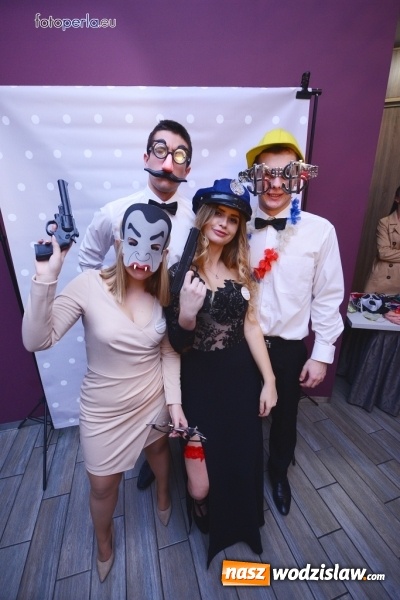 Zdjęcie w galerii na portalu naszwodzislaw.com: Maturzyści z Tischnera bawili się w radlińskim Premium wiadomości z regionu