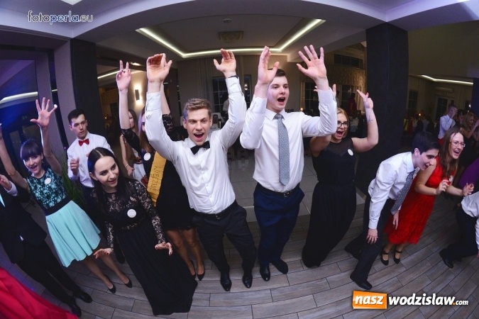 Zdjęcie w galerii na portalu naszwodzislaw.com: Maturzyści z Tischnera bawili się w radlińskim Premium wiadomości z regionu