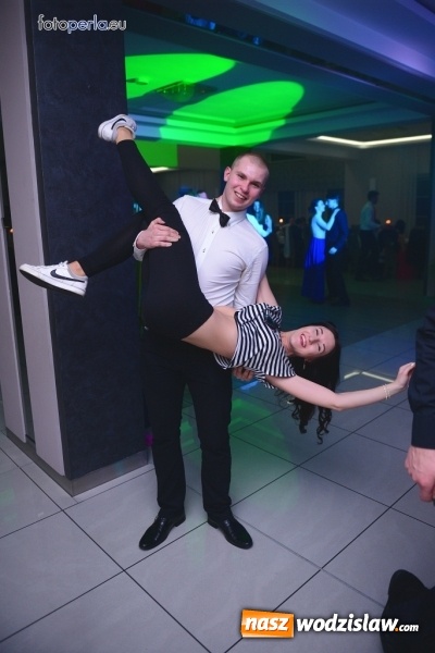 Zdjęcie w galerii na portalu naszwodzislaw.com: Maturzyści z Tischnera bawili się w radlińskim Premium wiadomości z regionu