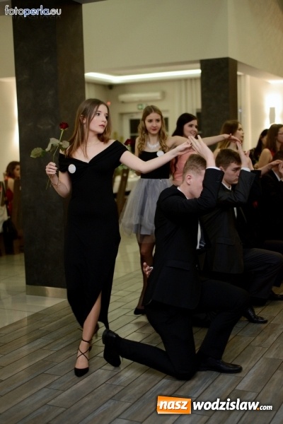 Zdjęcie w galerii na portalu naszwodzislaw.com: Maturzyści z Tischnera bawili się w radlińskim Premium wiadomości z regionu