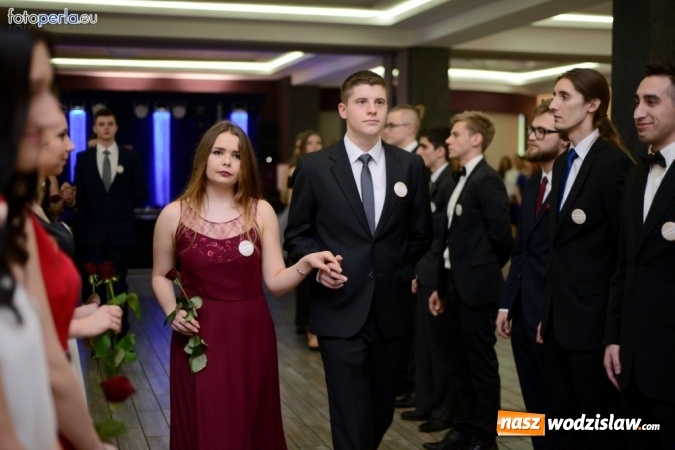 Zdjęcie w galerii na portalu naszwodzislaw.com: Maturzyści z Tischnera bawili się w radlińskim Premium wiadomości z regionu