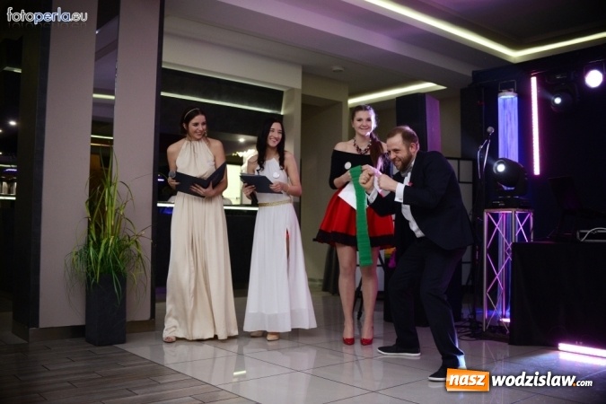 Zdjęcie w galerii na portalu naszwodzislaw.com: Maturzyści z Tischnera bawili się w radlińskim Premium wiadomości z regionu