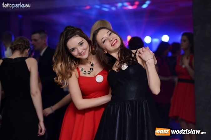 Zdjęcie w galerii na portalu naszwodzislaw.com: Maturzyści z Tischnera bawili się w radlińskim Premium wiadomości z regionu