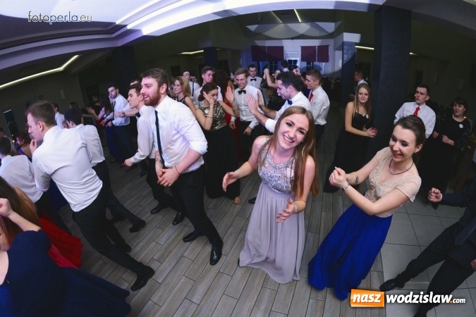 Zdjęcie w galerii na portalu naszwodzislaw.com: Maturzyści z Tischnera bawili się w radlińskim Premium wiadomości z regionu