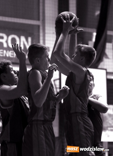 Zdjęcie w galerii na portalu naszwodzislaw.com: Koszykarze MKS Wodzisław wygrywają po raz trzeci w finale 