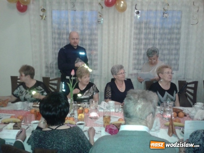 Zdjęcie w galerii na portalu naszwodzislaw.com: Wodzisławscy policjanci promują bezpieczeństwo wśród seniorów  wiadomości z regionu