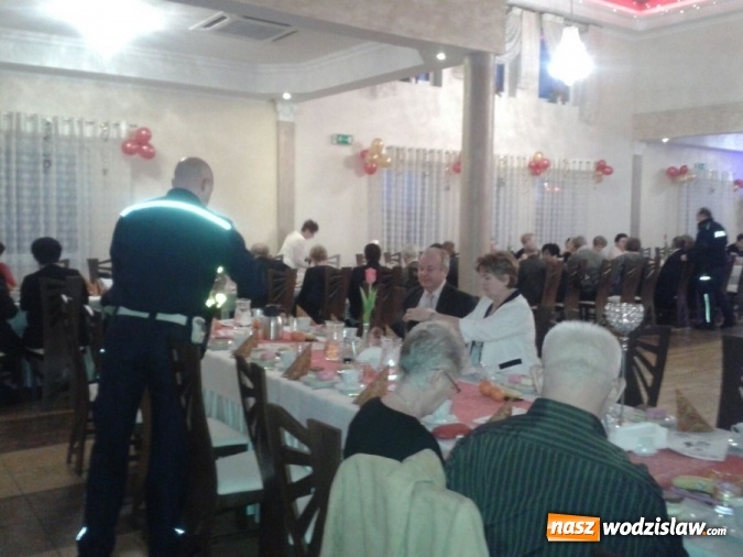 Zdjęcie w galerii na portalu naszwodzislaw.com: Wodzisławscy policjanci promują bezpieczeństwo wśród seniorów  wiadomości z regionu