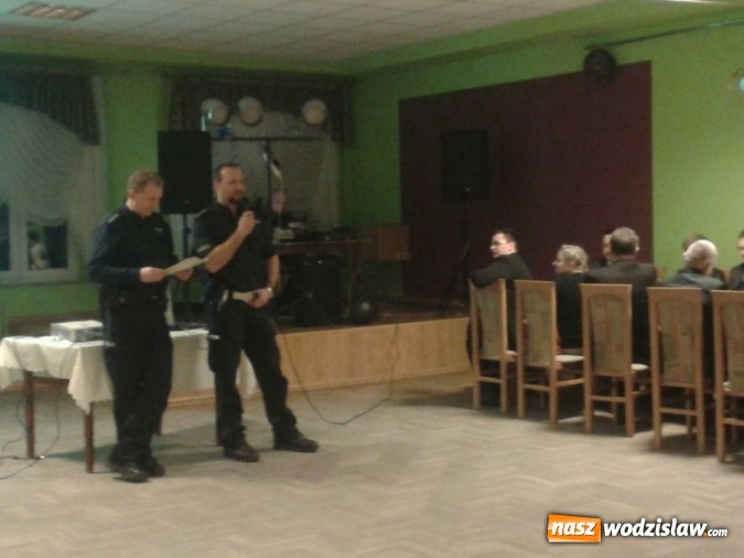 Zdjęcie w galerii na portalu naszwodzislaw.com: Wodzisławscy policjanci promują bezpieczeństwo wśród seniorów  wiadomości z regionu
