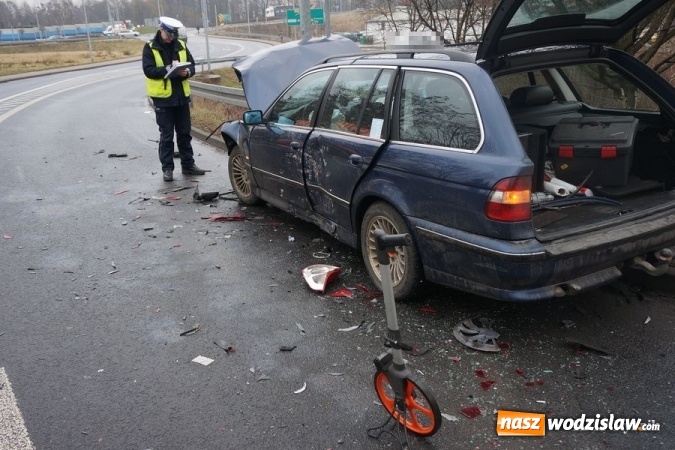 Zdjęcie w galerii na portalu naszwodzislaw.com: Groźna kolizja. Czołowe zderzenie spowodował 23-letni radlinianin wiadomości z regionu