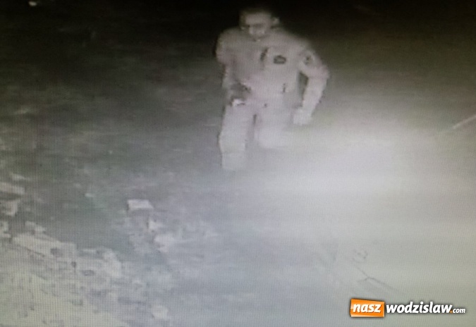 Zdjęcie w galerii na portalu naszwodzislaw.com: Rozpoznajesz tego mężczyznę? Pomóż policji w odnalezieniu sprawców dewastacji jednego z budynków w Radlinie wiadomości z regionu