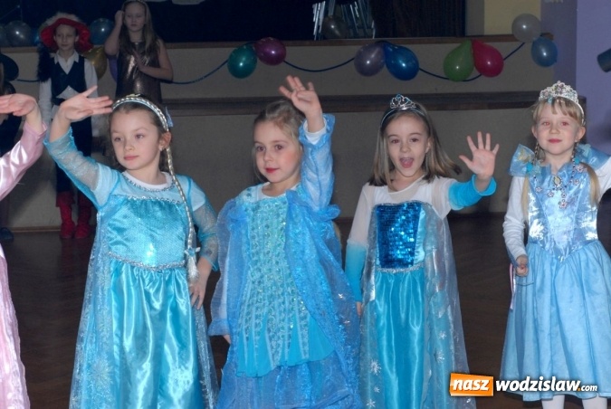 Zdjęcie w galerii na portalu naszwodzislaw.com: Balik przebierańców w WDK Syrynia  wiadomości z regionu