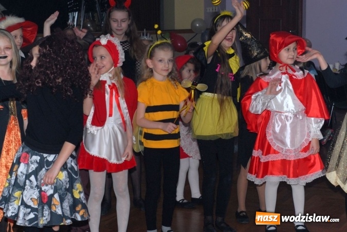 Zdjęcie w galerii na portalu naszwodzislaw.com: Balik przebierańców w WDK Syrynia  wiadomości z regionu