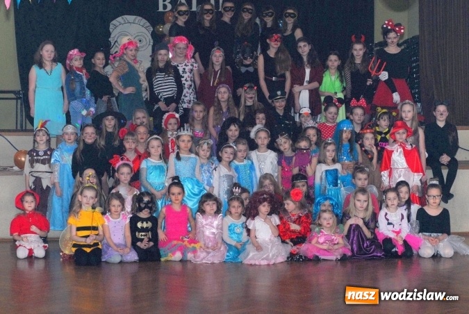Zdjęcie w galerii na portalu naszwodzislaw.com: Balik przebierańców w WDK Syrynia  wiadomości z regionu