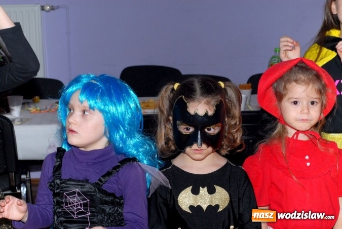 Zdjęcie w galerii na portalu naszwodzislaw.com: Balik przebierańców w WDK Syrynia  wiadomości z regionu