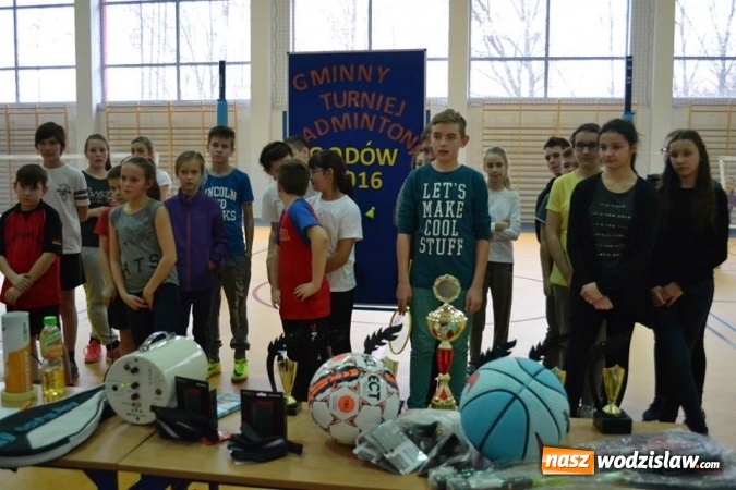 Zdjęcie w galerii na portalu naszwodzislaw.com: Godów: Rozegrali Gminny Turniej Badmintona  wiadomości z regionu