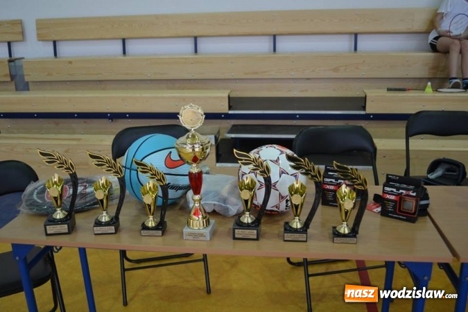 Zdjęcie w galerii na portalu naszwodzislaw.com: Godów: Rozegrali Gminny Turniej Badmintona  wiadomości z regionu