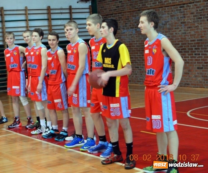 Zdjęcie w galerii na portalu naszwodzislaw.com: Gimnazjum nr 3 w Wodzisławiu Śląskim Mistrzem Powiatu w koszykówce chłopców szkół gimnazjalnych  wiadomości z regionu