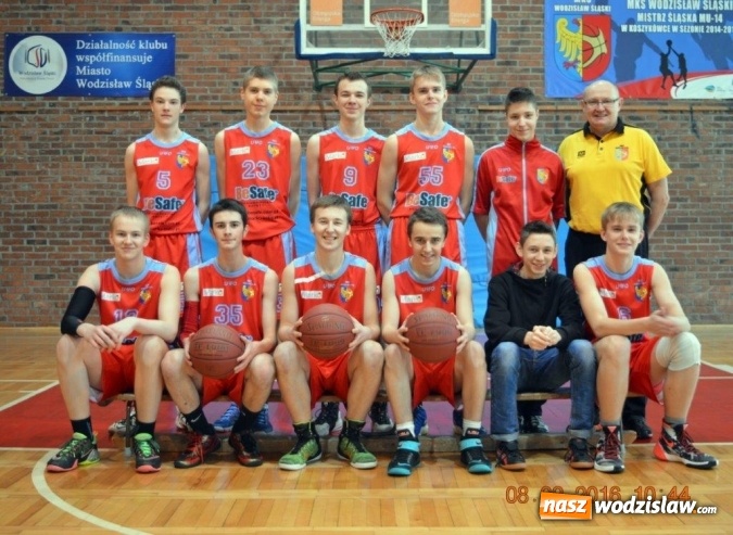Zdjęcie w galerii na portalu naszwodzislaw.com: Gimnazjum nr 3 w Wodzisławiu Śląskim Mistrzem Powiatu w koszykówce chłopców szkół gimnazjalnych  wiadomości z regionu
