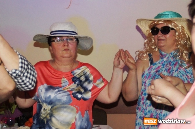 Zdjęcie w galerii na portalu naszwodzislaw.com: Gogołowskie KGW pożegnało karnawał podczas Babskiego Combra wiadomości z regionu