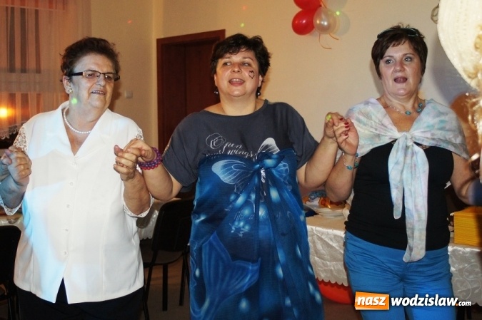 Zdjęcie w galerii na portalu naszwodzislaw.com: Gogołowskie KGW pożegnało karnawał podczas Babskiego Combra wiadomości z regionu