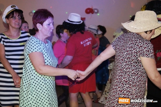 Zdjęcie w galerii na portalu naszwodzislaw.com: Gogołowskie KGW pożegnało karnawał podczas Babskiego Combra wiadomości z regionu