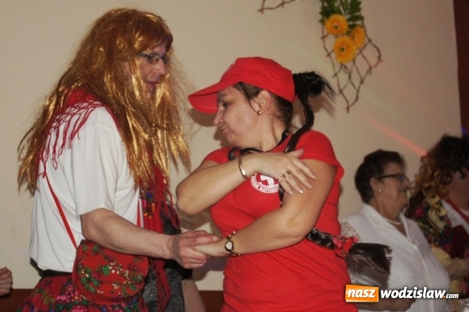 Zdjęcie w galerii na portalu naszwodzislaw.com: Gogołowskie KGW pożegnało karnawał podczas Babskiego Combra wiadomości z regionu