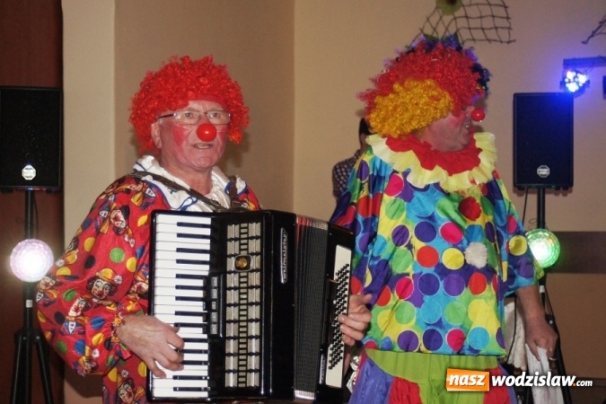 Zdjęcie w galerii na portalu naszwodzislaw.com: Gogołowskie KGW pożegnało karnawał podczas Babskiego Combra wiadomości z regionu