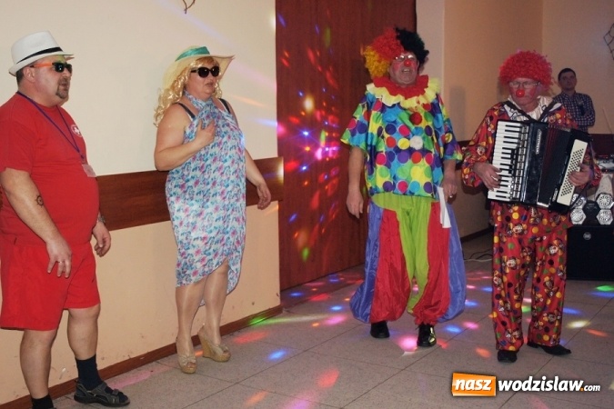 Zdjęcie w galerii na portalu naszwodzislaw.com: Gogołowskie KGW pożegnało karnawał podczas Babskiego Combra wiadomości z regionu