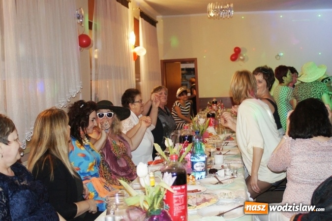 Zdjęcie w galerii na portalu naszwodzislaw.com: Gogołowskie KGW pożegnało karnawał podczas Babskiego Combra wiadomości z regionu