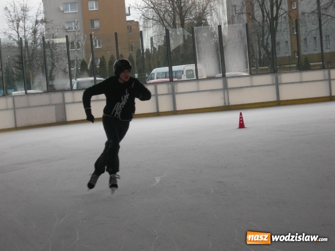 Zdjęcie w galerii na portalu naszwodzislaw.com: Chłopcy z G3 Wicemistrzami Powiatu w łyżwiarstwie szybkim  wiadomości z regionu