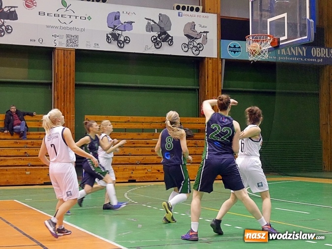 Zdjęcie w galerii na portalu naszwodzislaw.com: Wodzisławskie koszykarki gromią kolejnego rywala  wiadomości z regionu