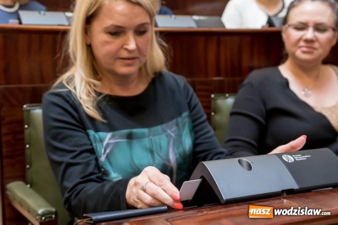 Zdjęcie w galerii na portalu naszwodzislaw.com: Sejmik w Katowicach przeciwko podziałowi województwa śląskiego wiadomości z regionu